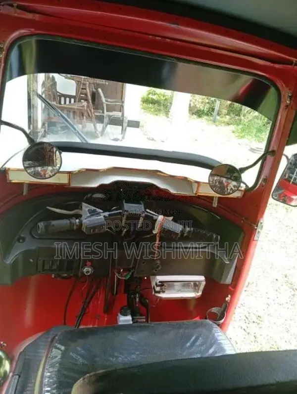 Bajaj 4 Stroke 2010 Three Wheel (Used)