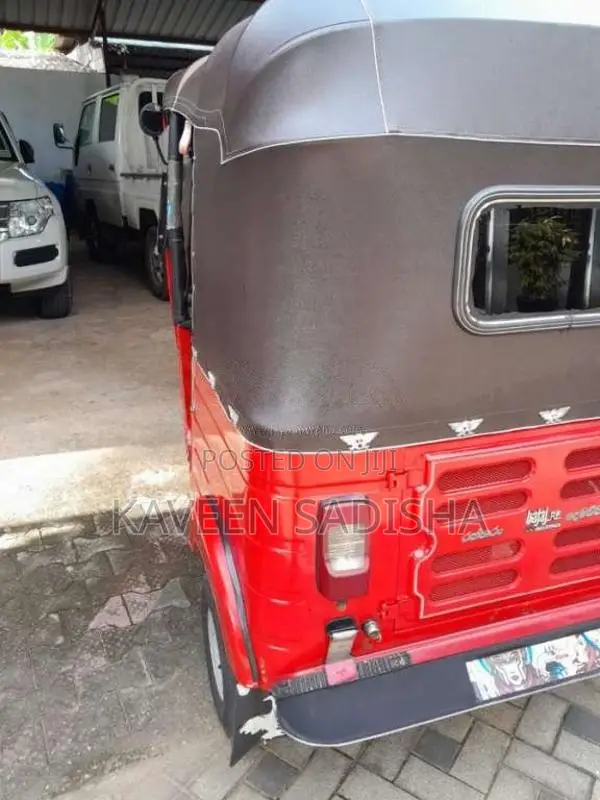 Bajaj RE 2 Stroke 2006 Three Wheel (Used)