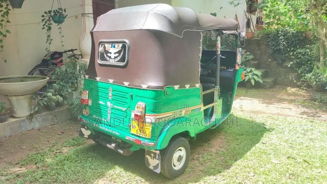 Bajaj RE 205 2011 Three Wheel (Used)