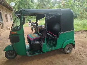 Bajaj 4 Stroke 2015 Three Wheel (Used)