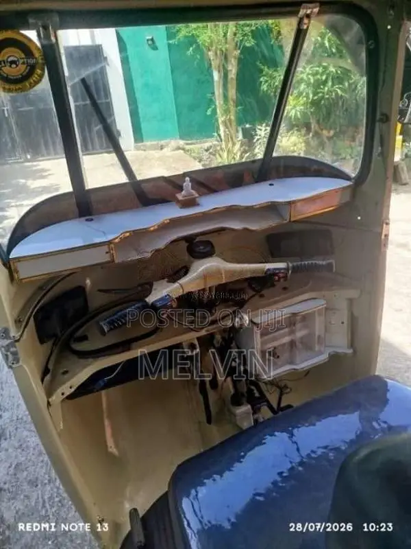 Bajaj RE 2 Stroke 2006 Three Wheel (Used)