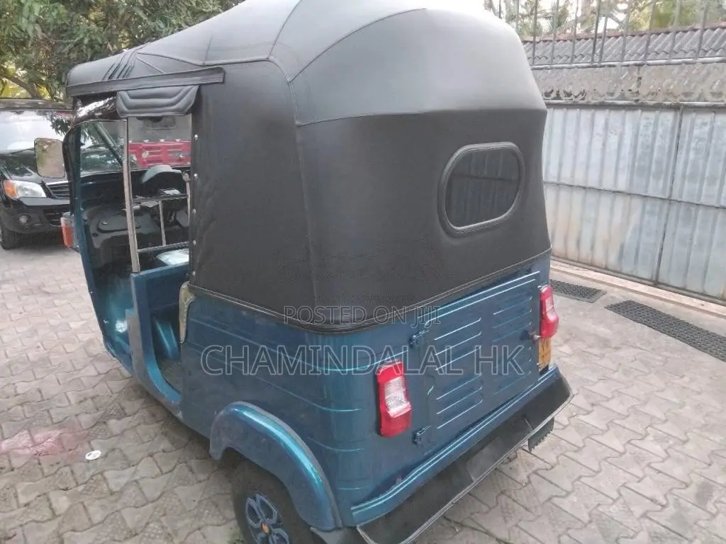 Bajaj 4 stroke 2012 Three Wheel (Used)