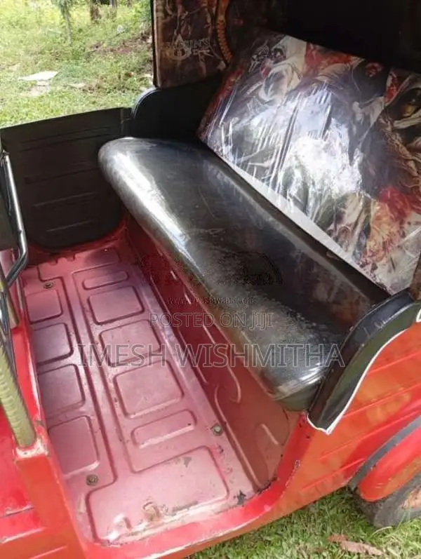 Bajaj 4 Stroke 2010 Three Wheel (Used)