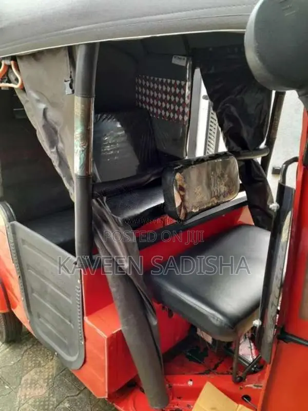 Bajaj RE 2 Stroke 2006 Three Wheel (Used)