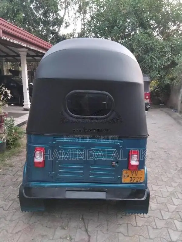 Bajaj 4 stroke 2012 Three Wheel (Used)
