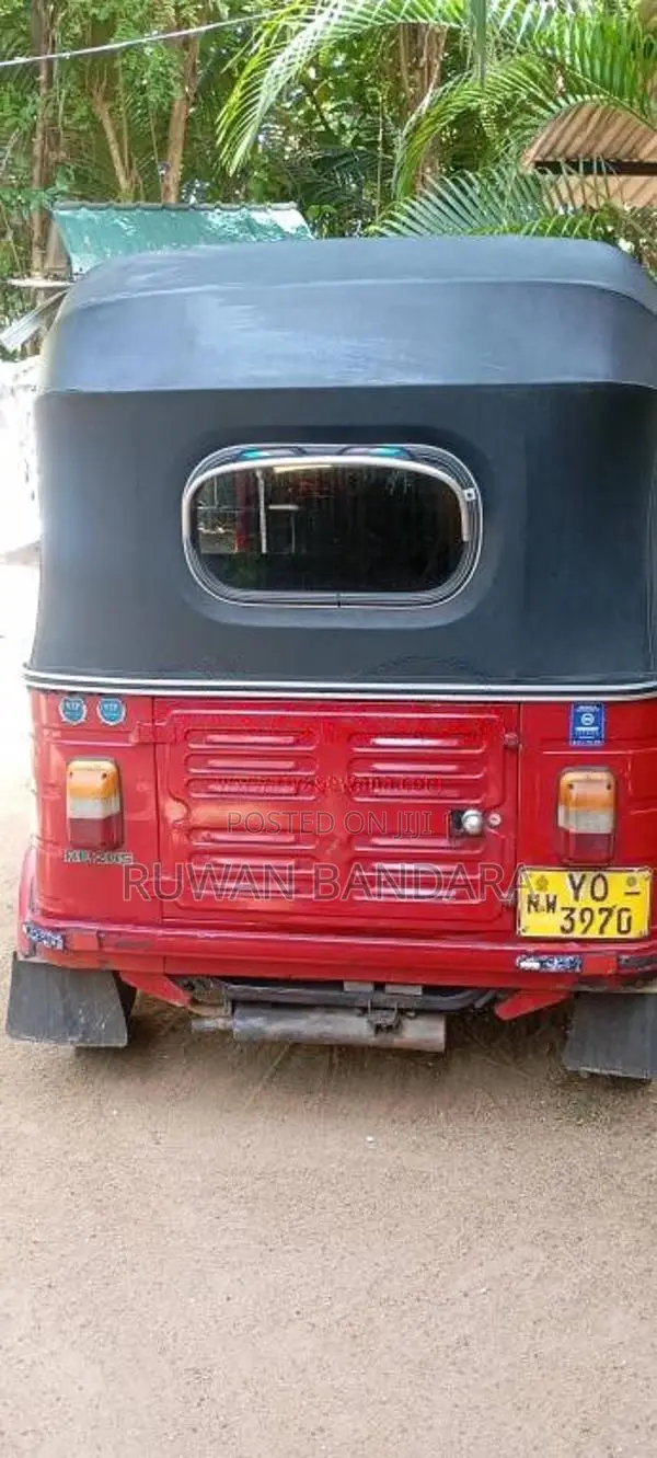 Bajaj 4 stroke 2011 Three Wheel (Used)