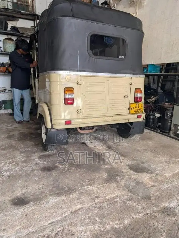 Bajaj 2 Stroke 2004 Three Wheel (Used)