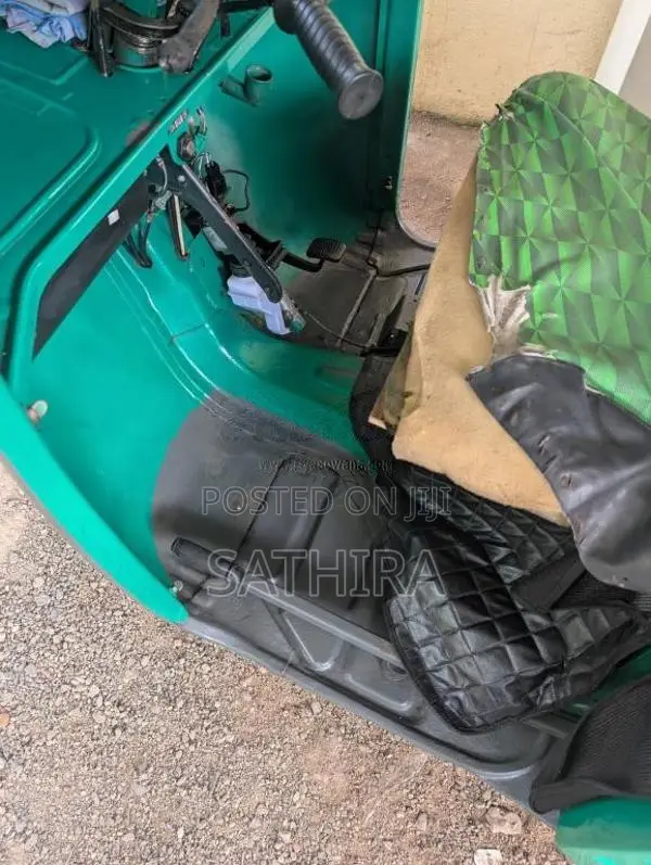 Bajaj 2 Stroke 2003 Three Wheel (Used)