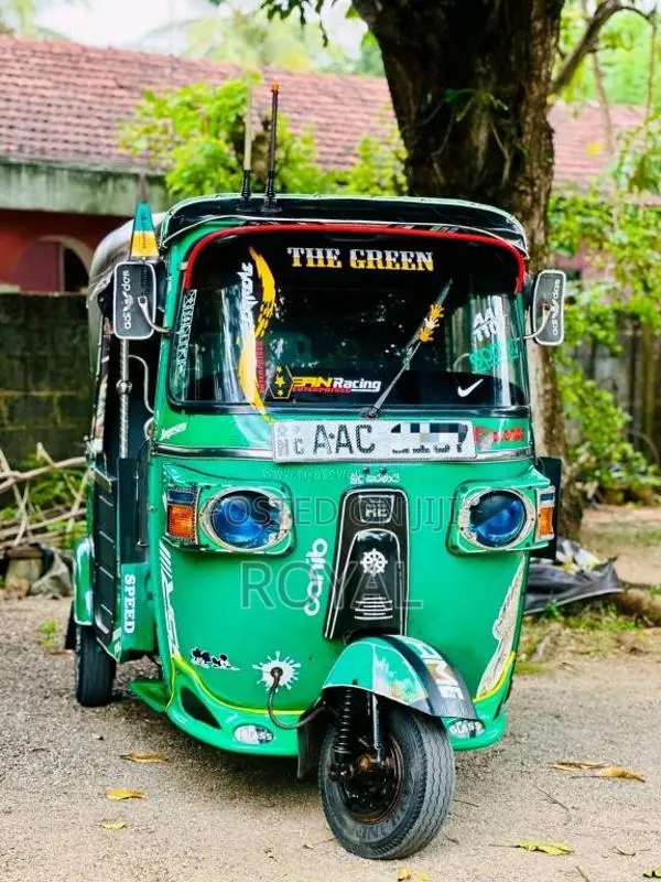 Bajaj RE 205 2012 Three Wheel (Used)