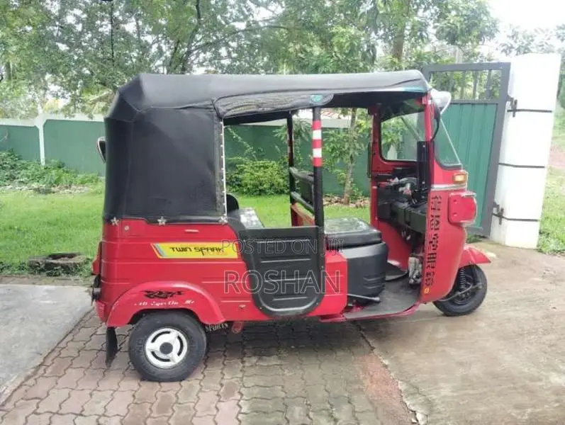 Bajaj RE 2015 Three Wheel (Used)