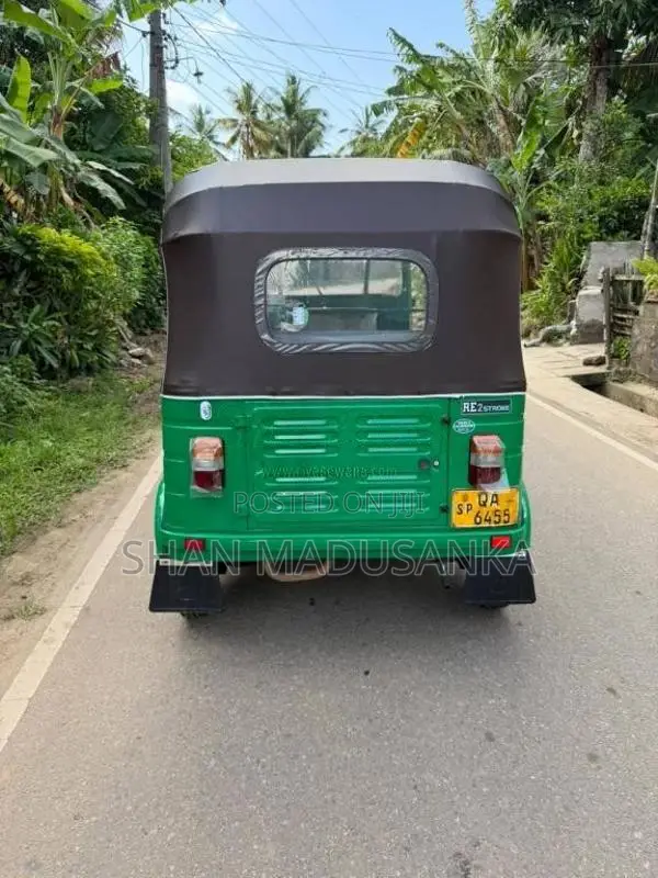 Bajaj 4 Stroke 2005 Three Wheel (Used)