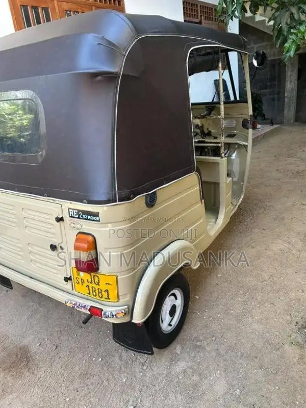 Bajaj 2 Stroke 2004 Three Wheel (Used)
