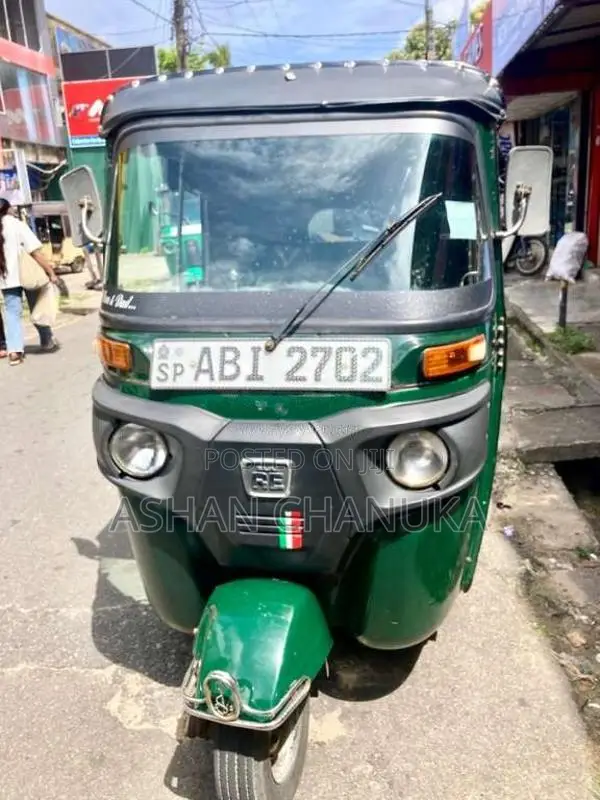 Bajaj 4 Stroke 2015 Three Wheel (Used)