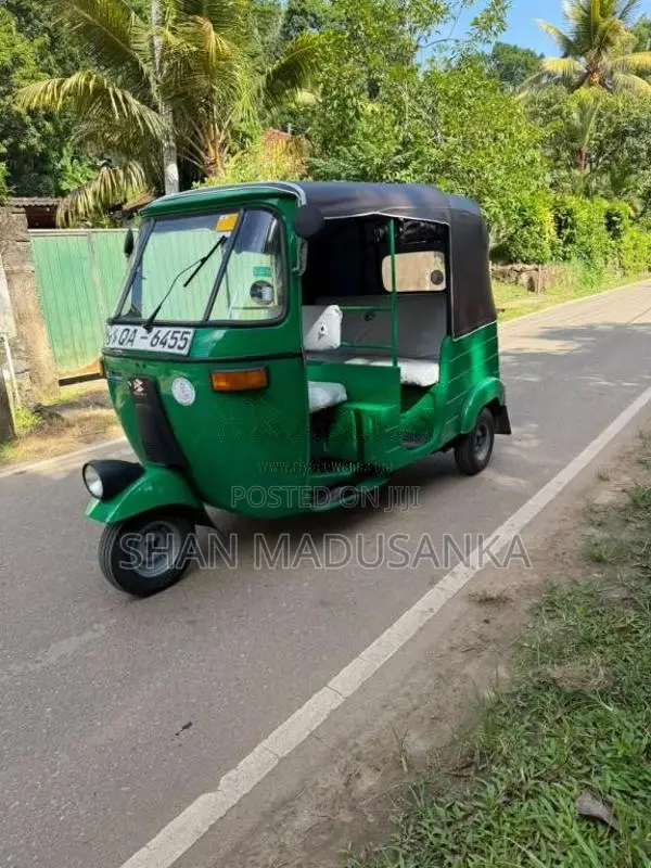 Bajaj 4 Stroke 2005 Three Wheel (Used)