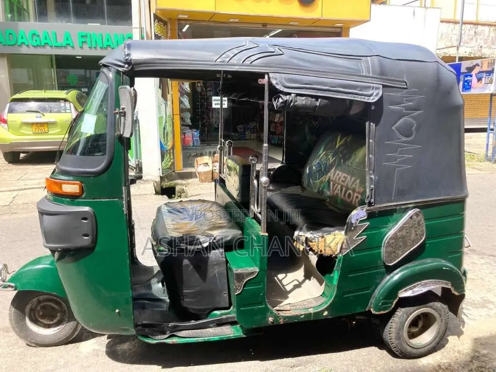 Bajaj 4 Stroke 2015 Three Wheel (Used)