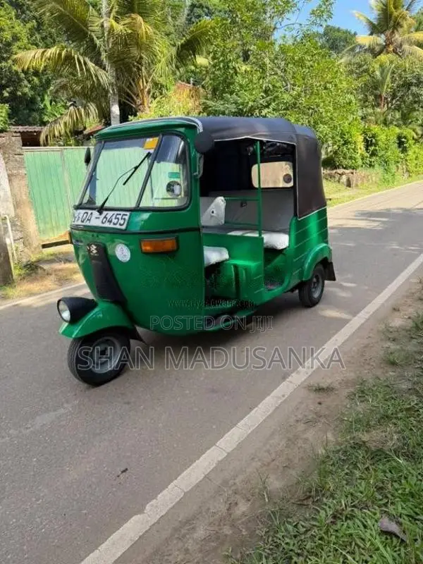 Bajaj 4 Stroke 2005 Three Wheel (Used)