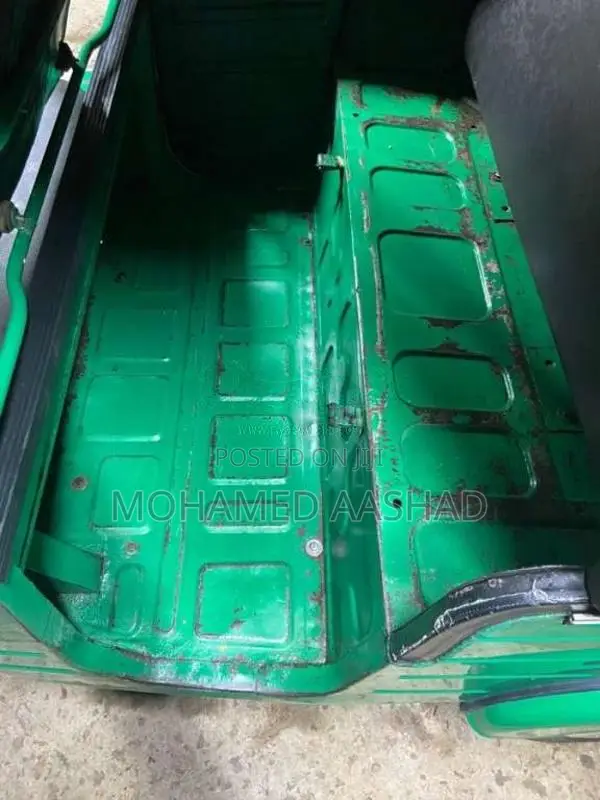 Bajaj 4 Stroke 2009 Three Wheel (Used)