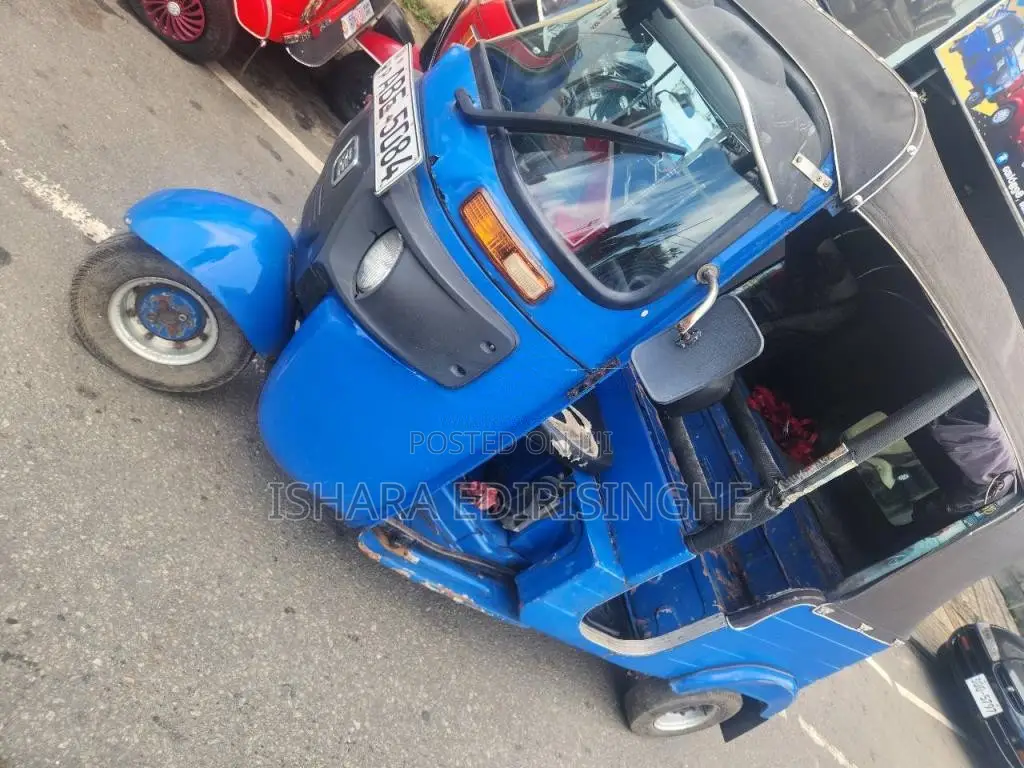 Bajaj 4 stroke 2015 Three Wheel (Used)