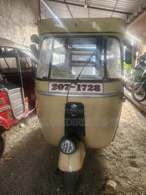 Bajaj 2 stroke 2000 Three Wheel (Used)