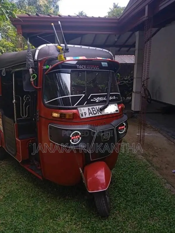Bajaj 4 stroke 2016 Three Wheel (Used)
