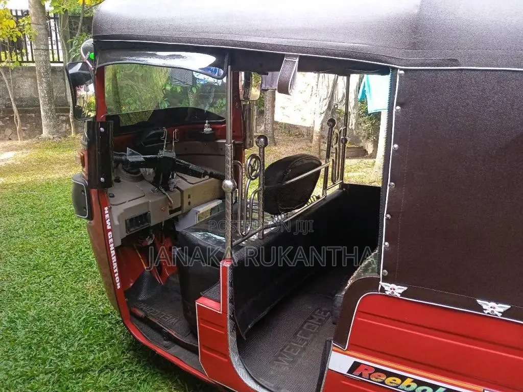 Bajaj 4 stroke 2016 Three Wheel (Used)