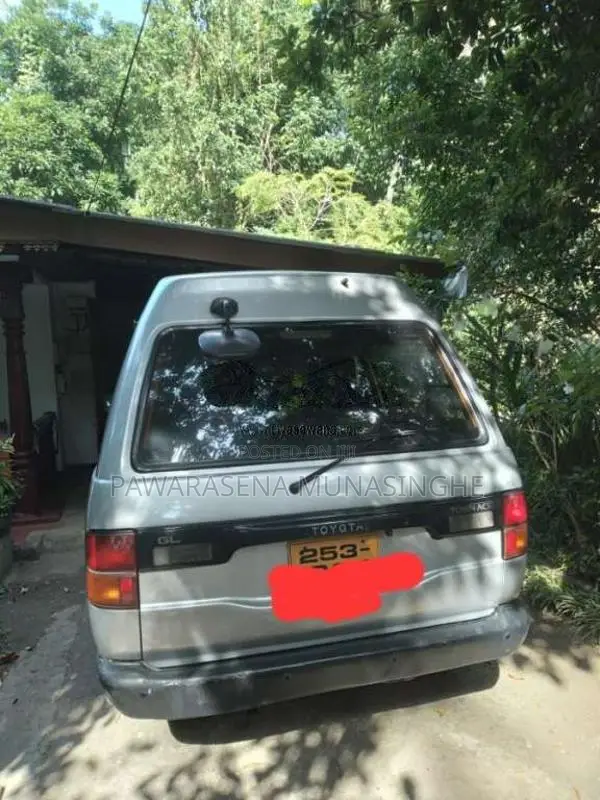 Toyota CR27 1994 Van (Used)