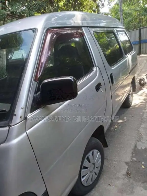 Toyota CR27 1994 Van (Used)