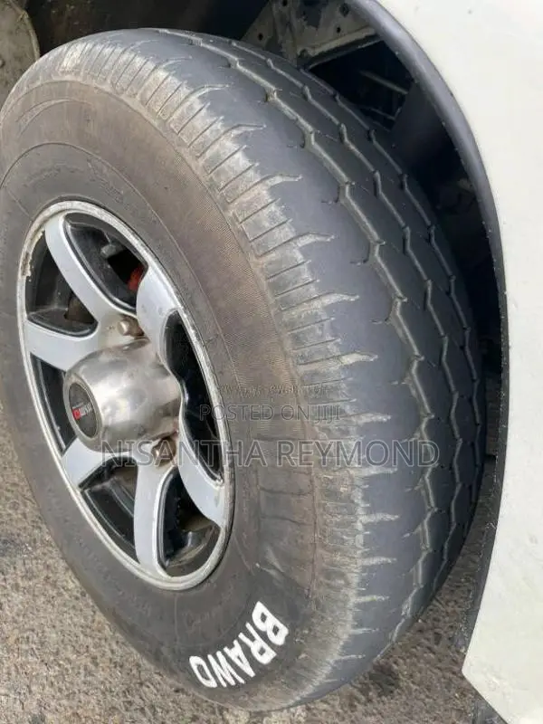 Nissan TD27 2002 Van (Used)