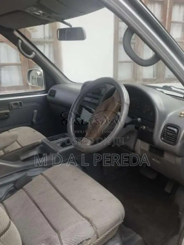 Nissan Serena 1998 Van (Used)