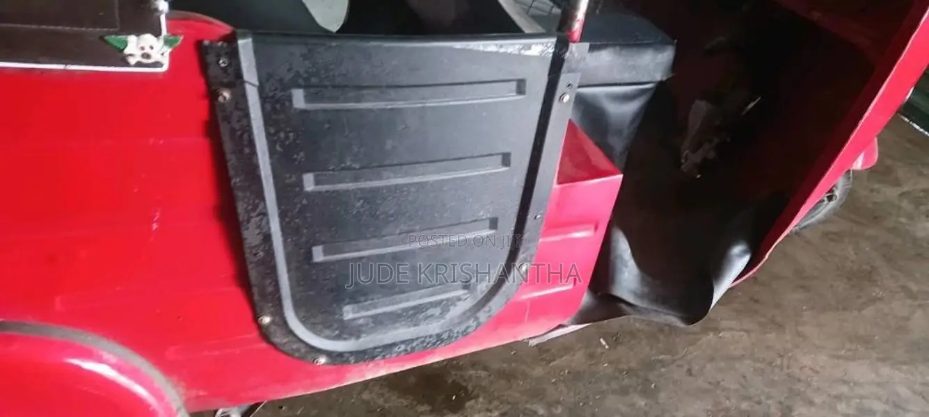 Bajaj 2 stroke 2000 Three Wheel (Used)