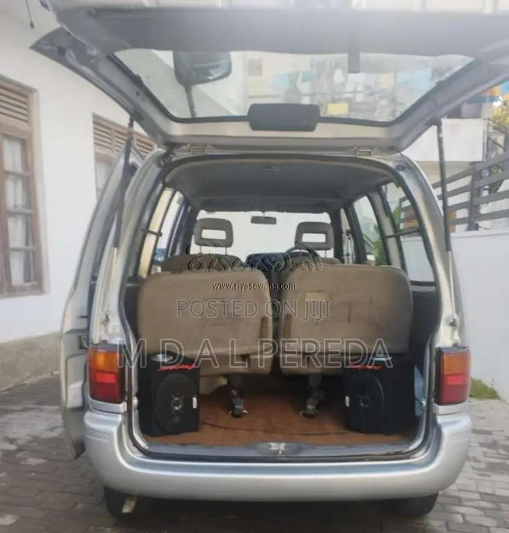 Nissan Serena 1998 Van (Used)