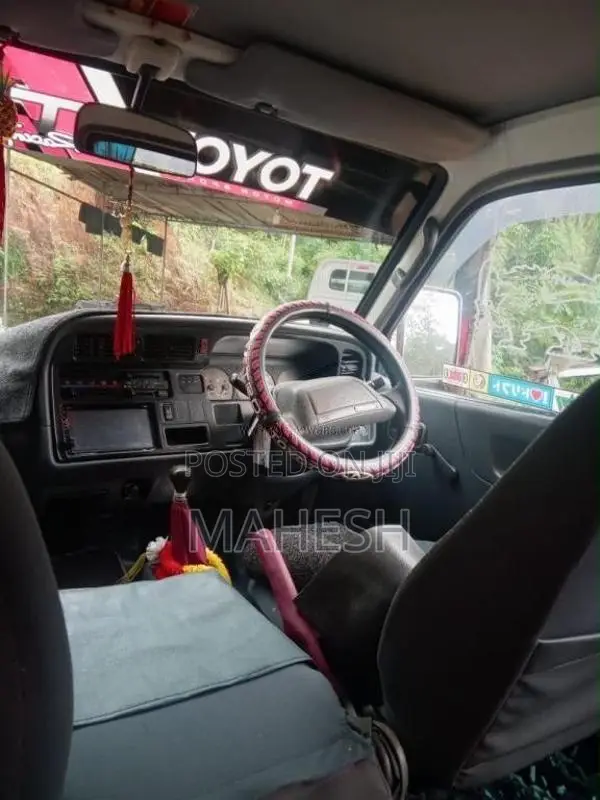 Toyota HIACE 2003 Van (Used)