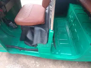 Bajaj 4 Stroke 2015 Three Wheel (Used)