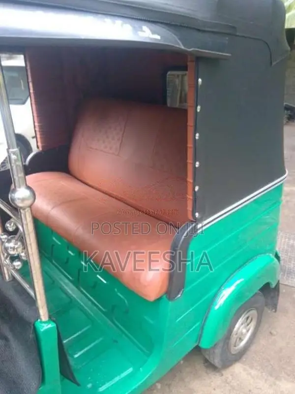 Bajaj 4 Stroke 2015 Three Wheel (Used)