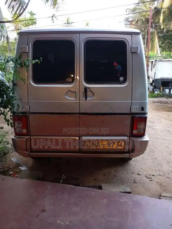 Tata Winger 2011 Van (Used)