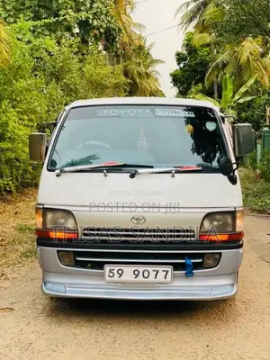 Toyota Dolphin 1994 Van (Used)