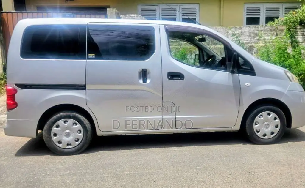 Nissan NV200 2013 Van (Used)