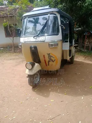 Bajaj Re 2 stroke 2005 Three Wheel (Used)