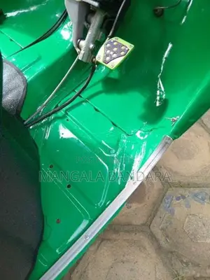 Bajaj 4 Stroke 2008 Three Wheel (Used)