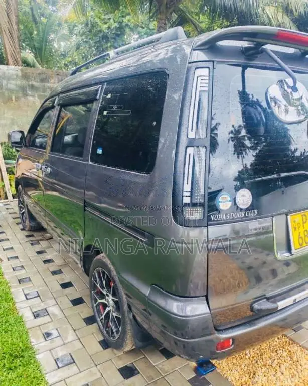 Toyota Noah Kr42 2006 Van (Used)