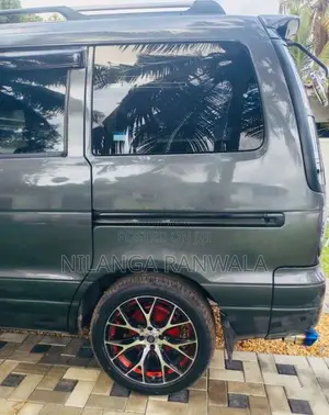 Toyota Noah Kr42 2006 Van (Used)
