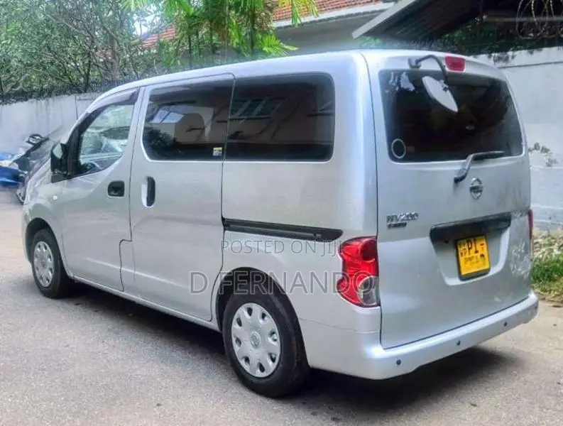 Nissan NV200 2013 Van (Used)