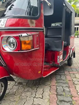 Bajaj RE 205 2012 Three Wheel (Used)