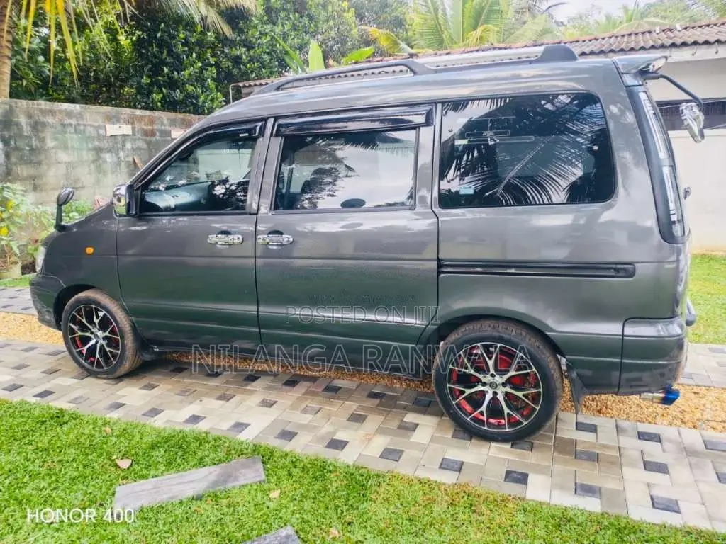 Toyota Noah Kr42 2006 Van (Used)