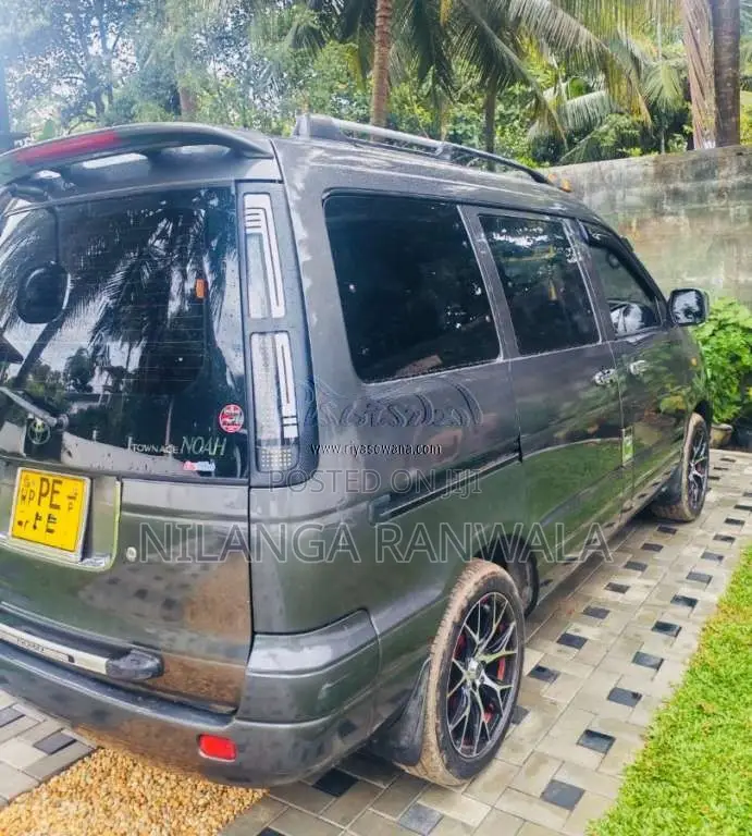 Toyota Noah Kr42 2006 Van (Used)