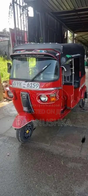 Bajaj RE 205 2011 Three Wheel (Used)