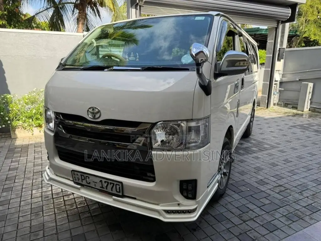 Toyota GL 2007 Van (Used)