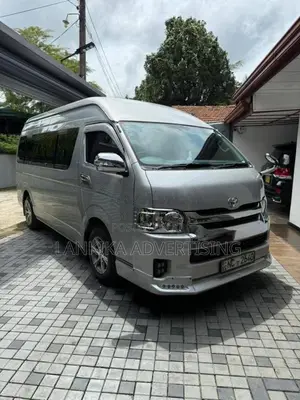 Toyota KDH HIGH ROOF 222 2010 Van (Used)