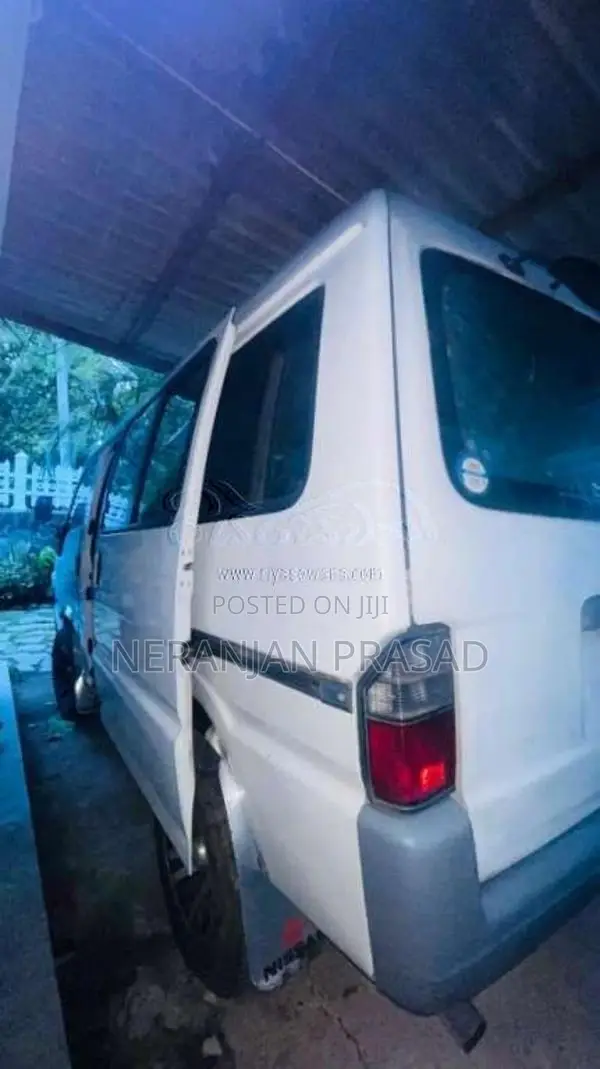 Nissan Lion Face 2007 Van (Used)