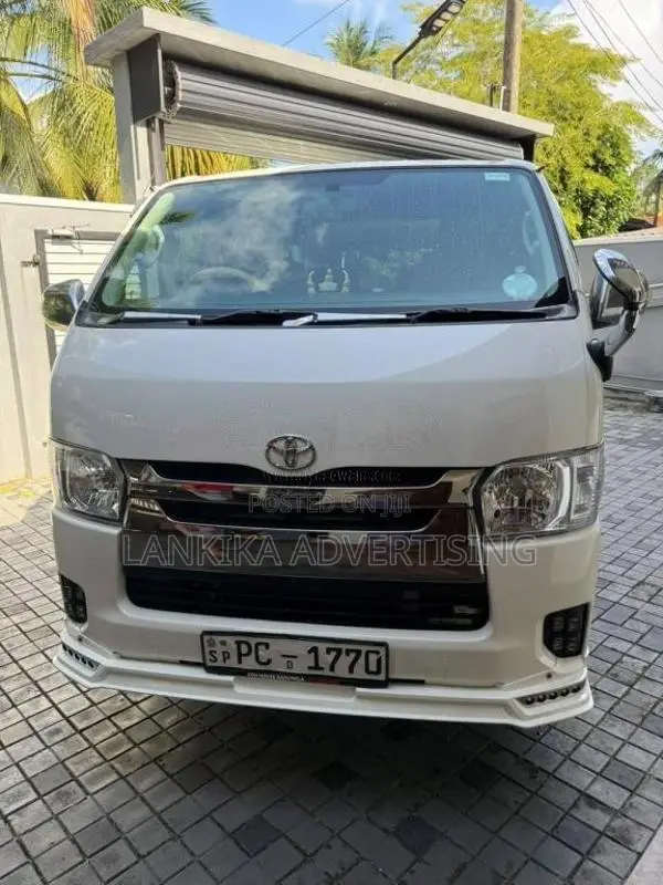 Toyota GL 2007 Van (Used)